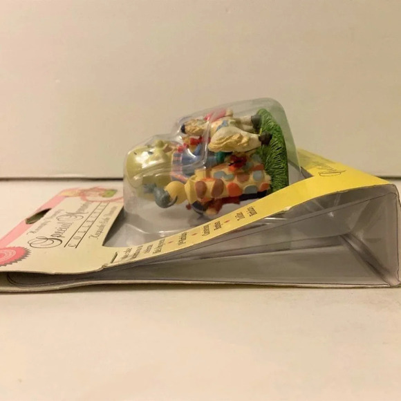 Humpty Dumpty Wilton Special Memories Collection Keepsake Cake Decoration Topper - Picture 6 of 7